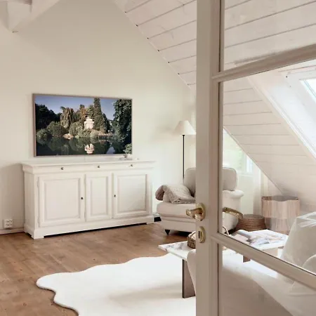 Nyaraló With Architect-designed Garden In Alsvik *