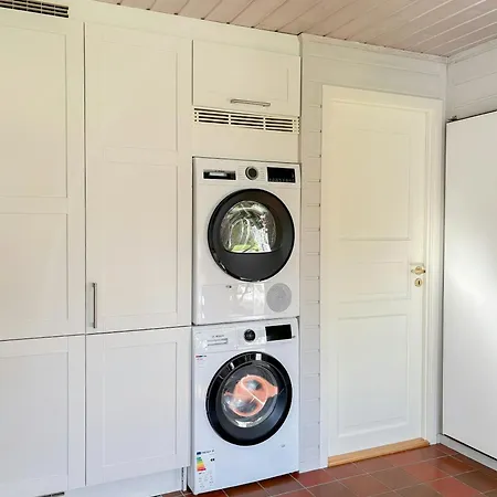 With Architect-designed Garden In Alsvik Casa vacanze Sorvag (Fogn)